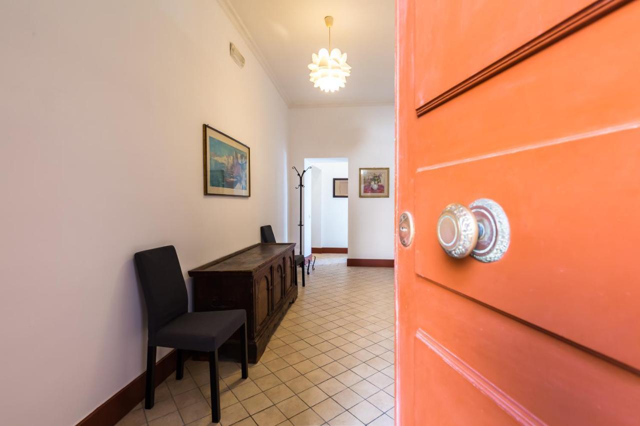 Lopez 20 A Big Family Apartment By Napoliapartments المظهر الخارجي الصورة