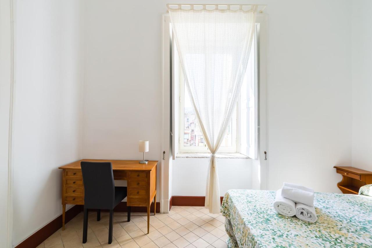 Lopez 20 A Big Family Apartment By Napoliapartments المظهر الخارجي الصورة
