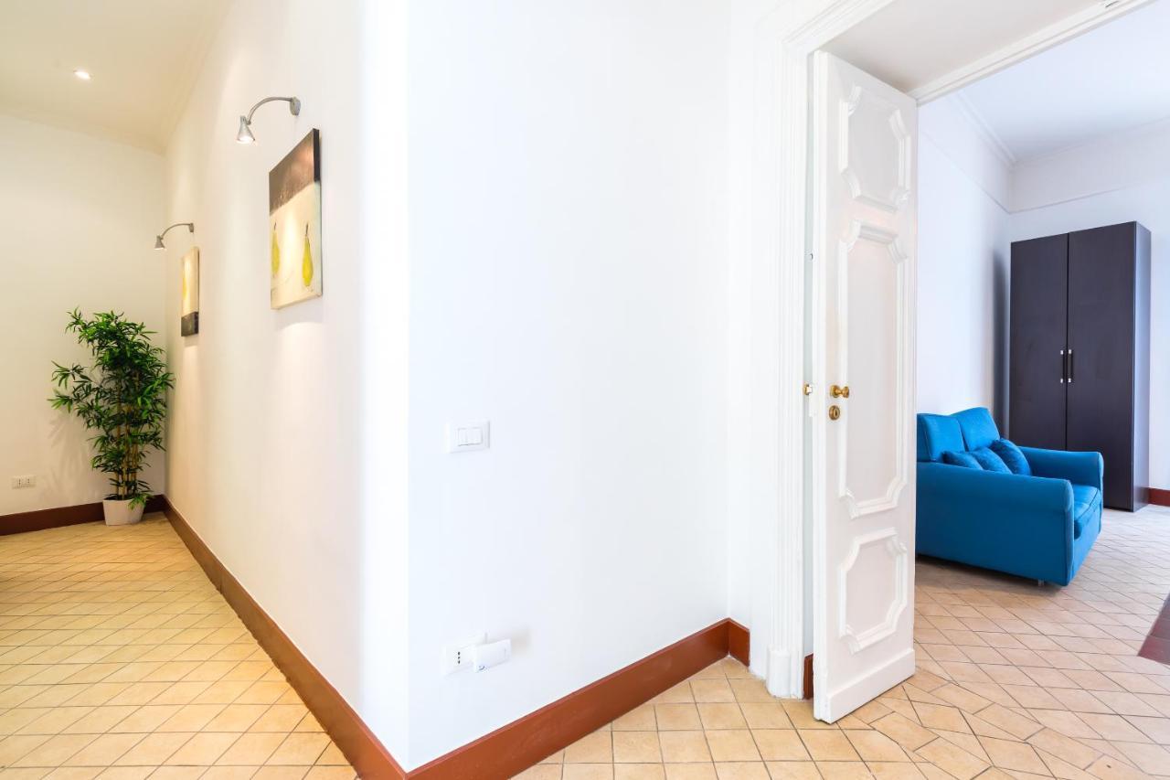 Lopez 20 A Big Family Apartment By Napoliapartments المظهر الخارجي الصورة