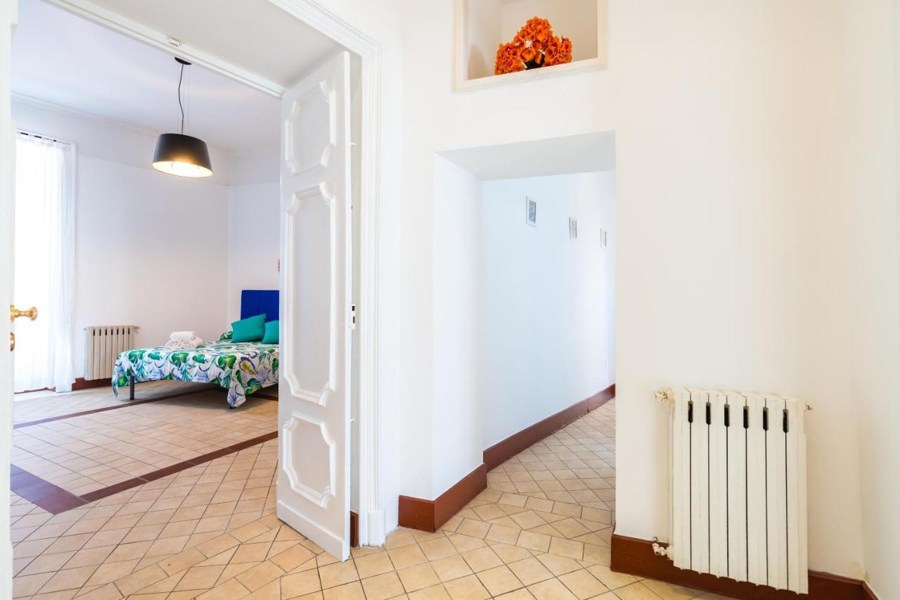 Lopez 20 A Big Family Apartment By Napoliapartments المظهر الخارجي الصورة