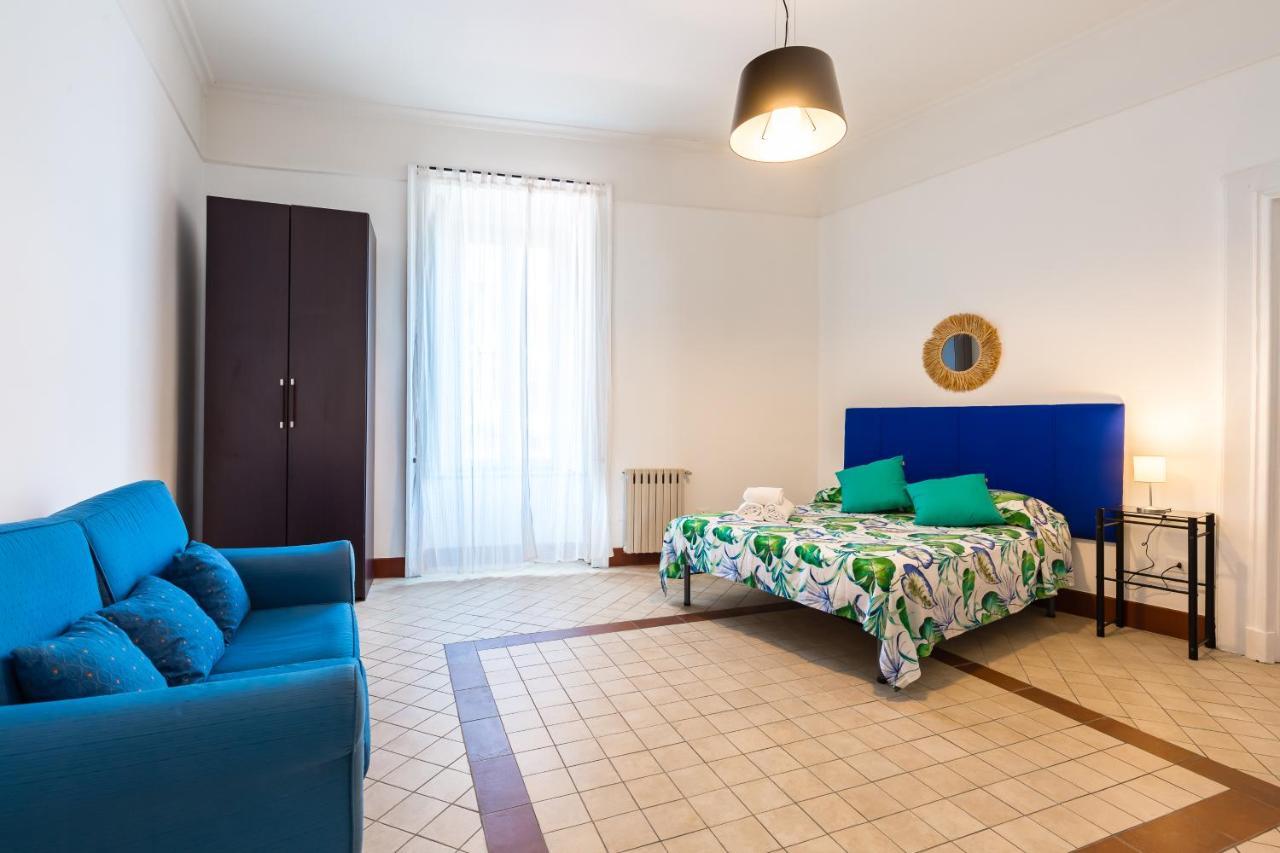 Lopez 20 A Big Family Apartment By Napoliapartments المظهر الخارجي الصورة